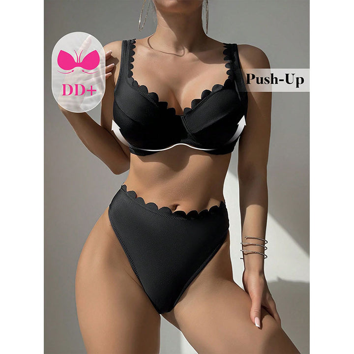 Damer bikiniset med eleganta vågspetsar Mirla-Eva Jonsson