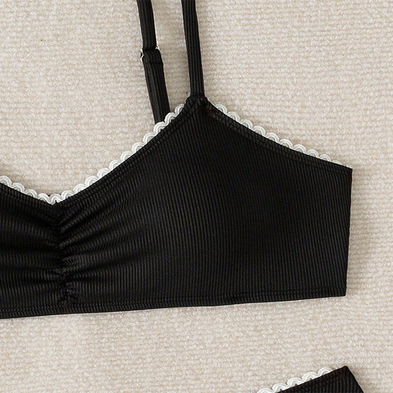 Damen Bikini-Set mit verspieltem Rüschendesign und hochgeschnittenem Slip Echo Archiv