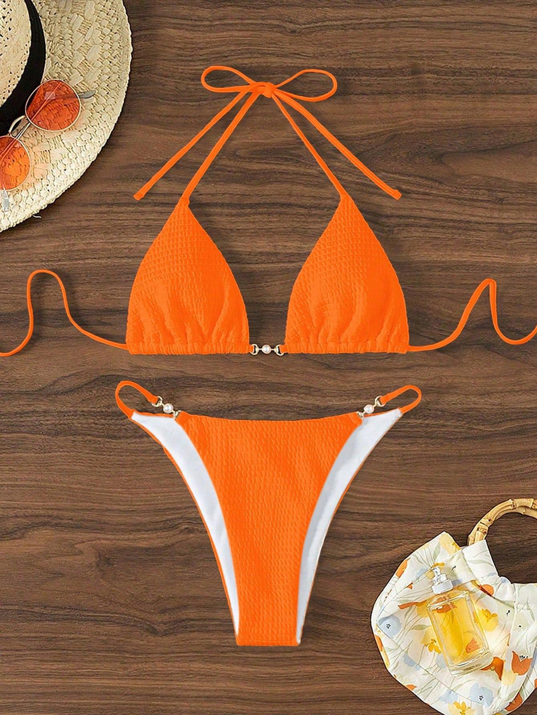 Damen Triangel-Bikini mit modischen Schnürdetails und eleganten Akzenten Echo Archiv