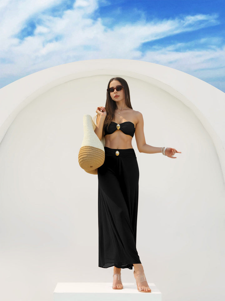 Damen Bandeau-Bikini mit elegantem Wickelrock und modischem Schmuckdetail Echo Archiv
