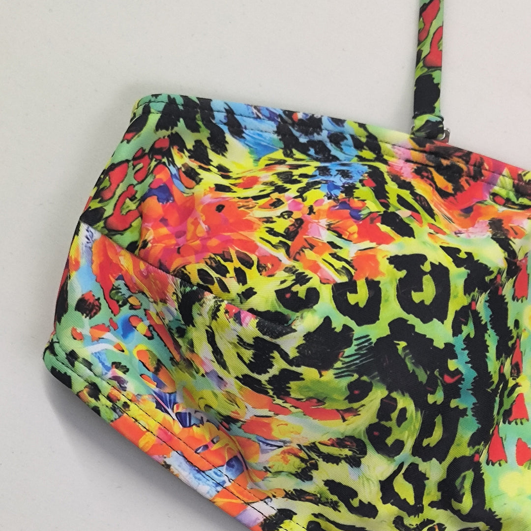 Damen Hochgeschnittener Bikini mit farbenfrohem Leopardenmuster Echo Archiv