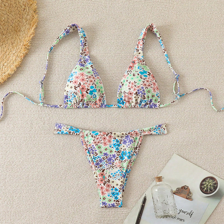 Damen triangeltop-bikini med fräsch blommig design Mirla-Eva Jonsson