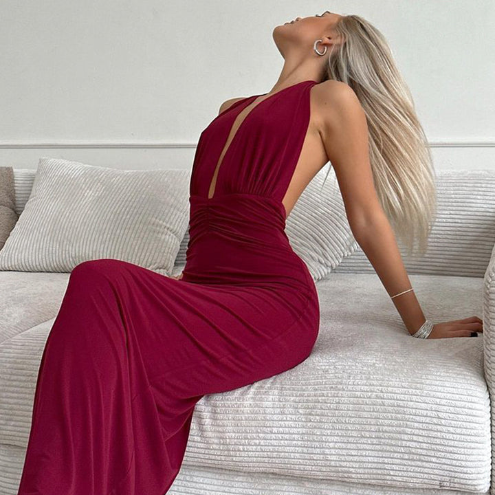 Damer elegant kvällsklänning med djup V-ringning och figurnära silhuett Eva Jonsson