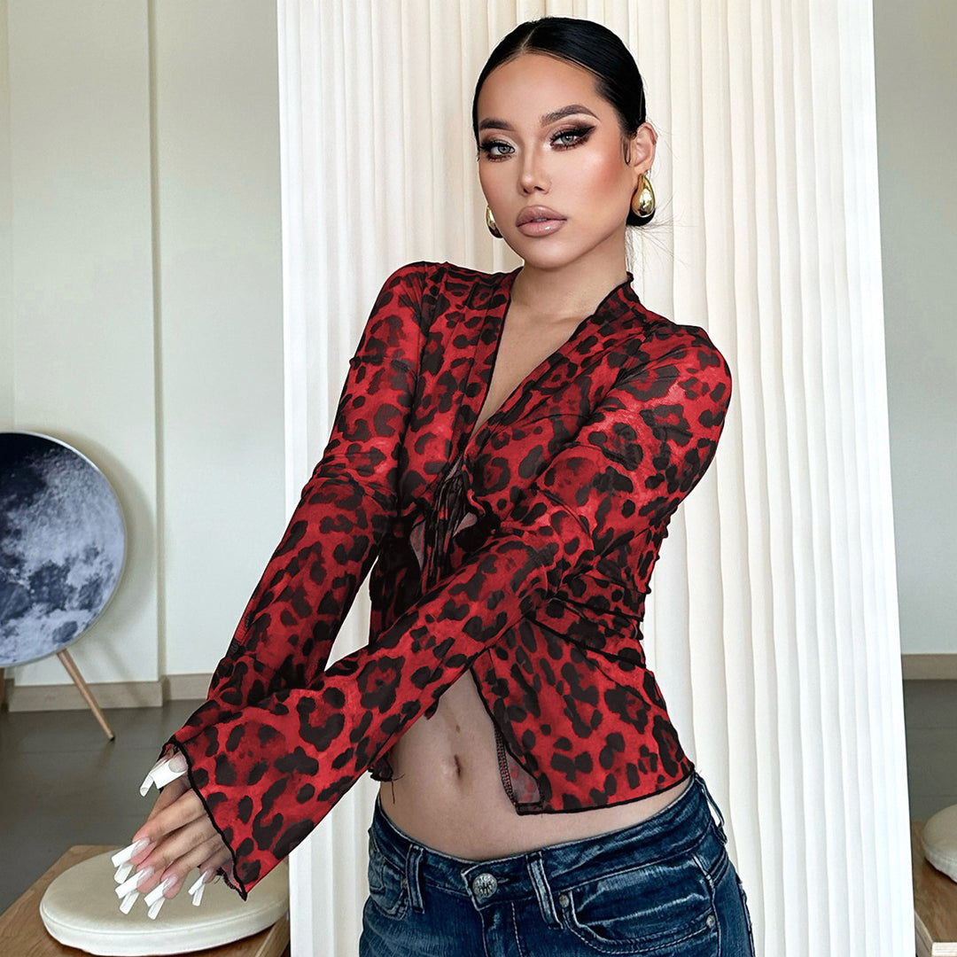 Damer lätt transparent topp med leopardmönster Mirla-Eva Jonsson