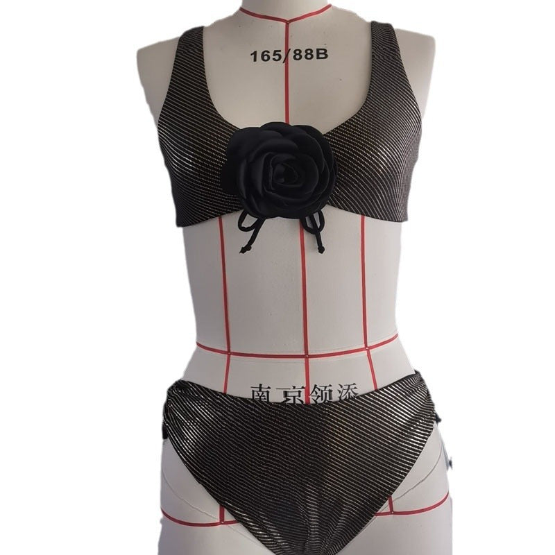 Damen Bandeau-Bikini mit eleganten Raffung und Blumendetail Echo Archiv