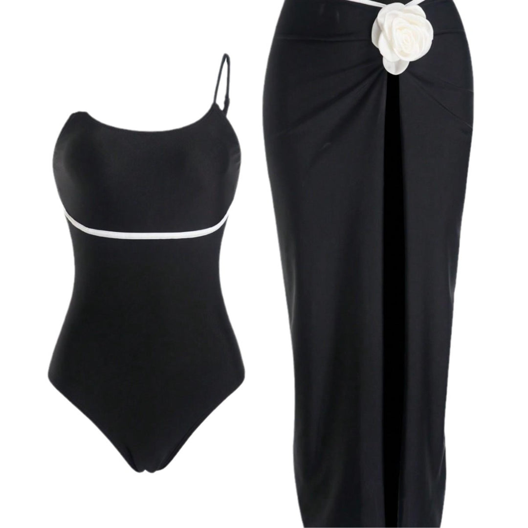 Damen Einteiler Badeanzug mit elegantem Rock und verspielten Blütendetails Echo Archiv