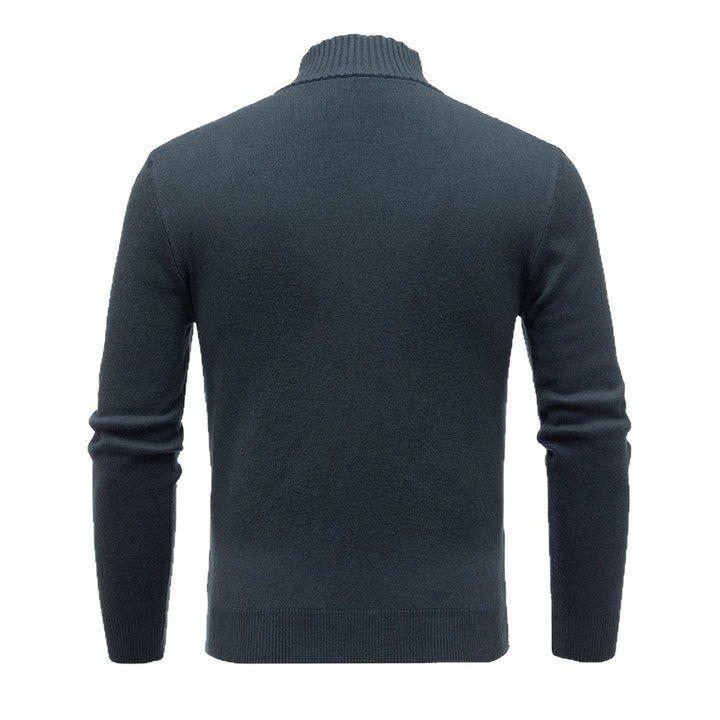 Herren stickad tröja med modern ståkrage och fint ribbad design Eva Jonsson