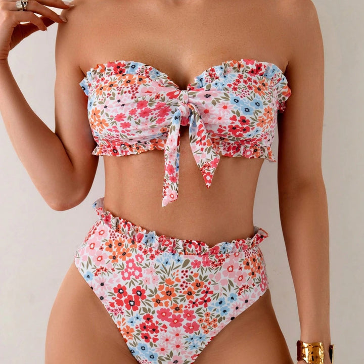 Damen Bandeau-Bikini mit verspielten Rüschen und floralem Muster Echo Archiv