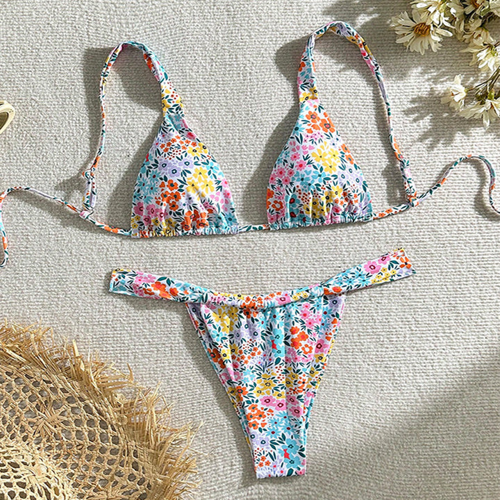 Damen triangeltop-bikini med fräsch blommig design Mirla-Eva Jonsson