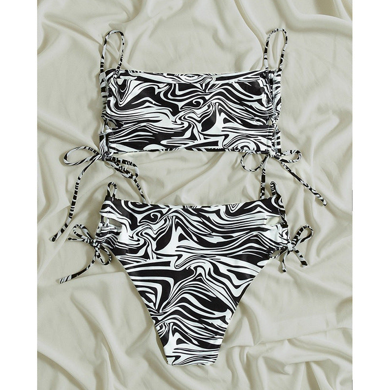 Damen Bikiniset mit verstellbaren Schnürdetails und maritimen Wellenmuster Echo Archiv