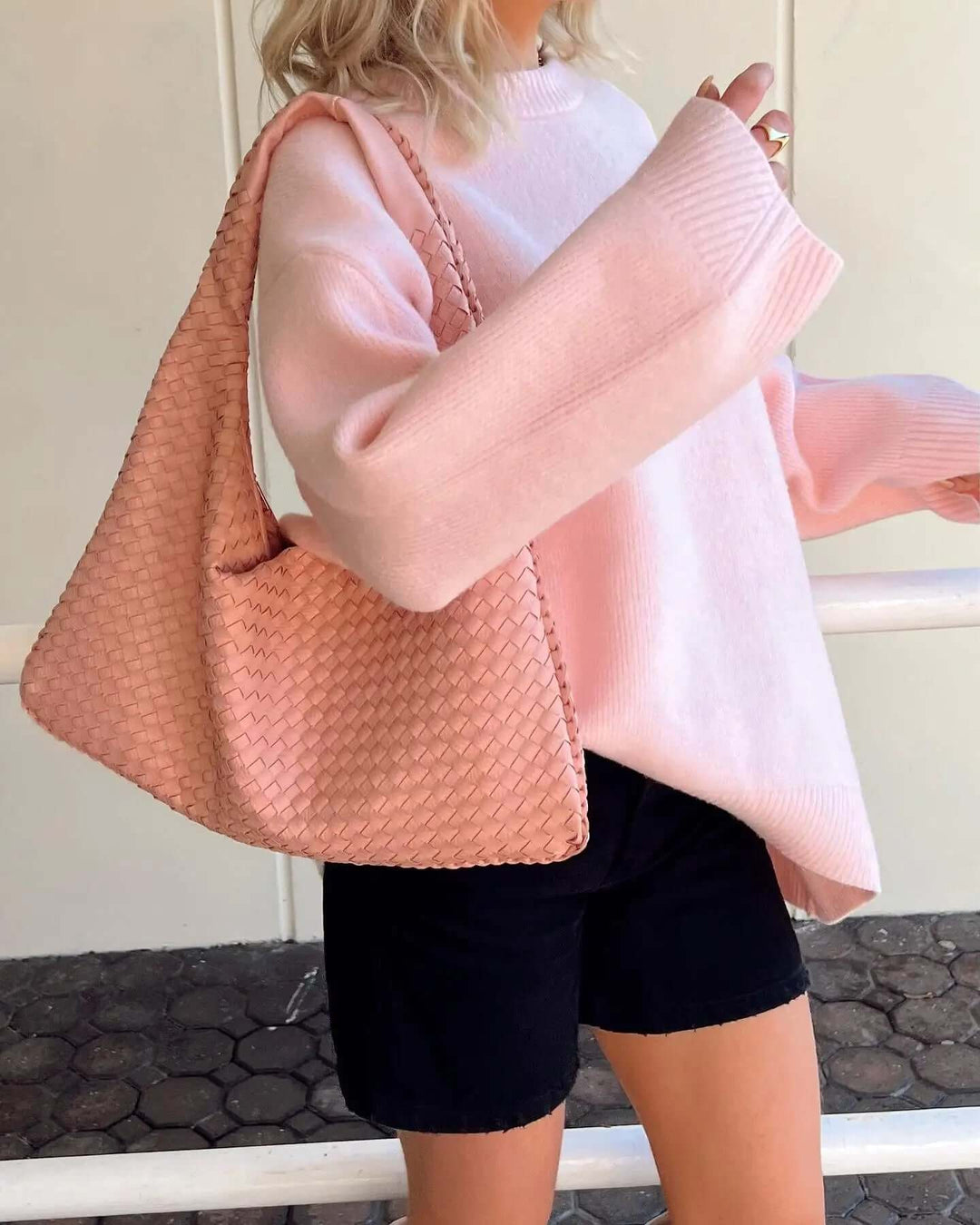 Oversized tröja - Rosa - Rund hals - Oversized pullover - Stickade plagg för damer-Eva Jonsson