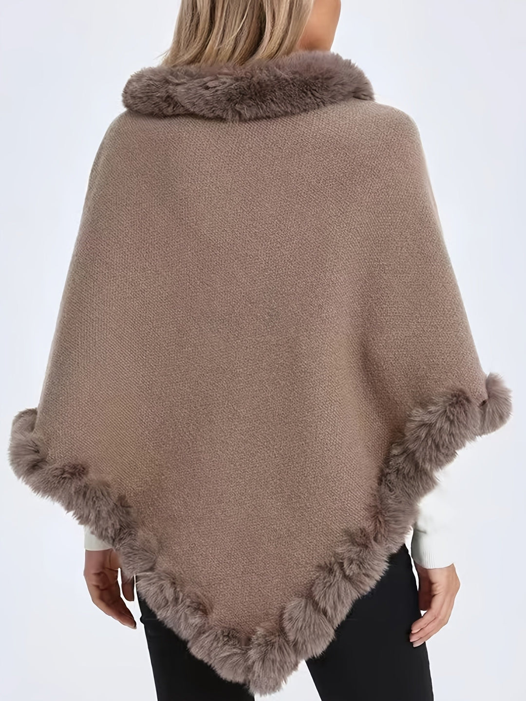 Pälsponcho - Snygg - Fuskpäls - Stickad poncho - Damkläder-Eva Jonsson