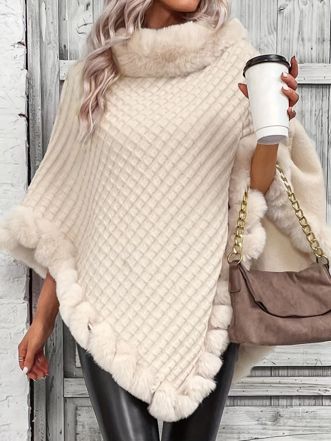 Pälsponcho - Snygg - Fuskpäls - Stickad poncho - Damkläder-Eva Jonsson