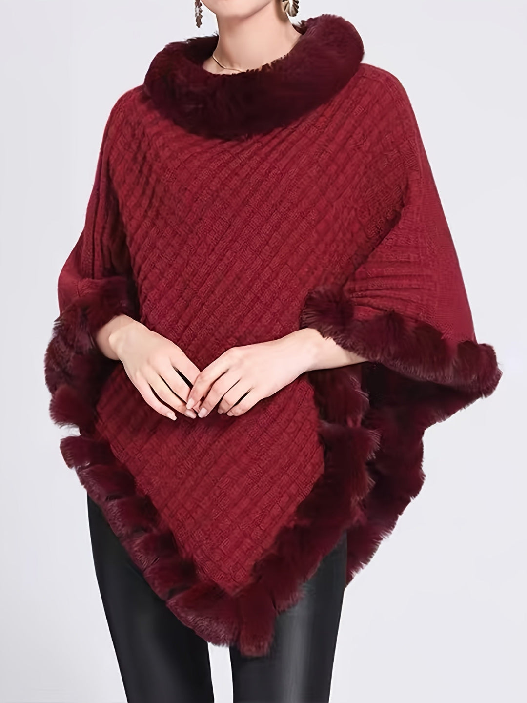 Pälsponcho - Snygg - Fuskpäls - Stickad poncho - Damkläder-Eva Jonsson