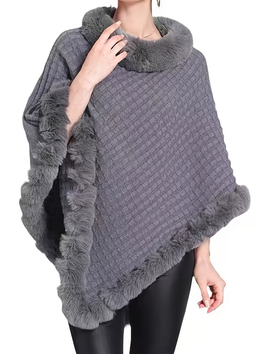 Pälsponcho - Snygg - Fuskpäls - Stickad poncho - Damkläder-Eva Jonsson