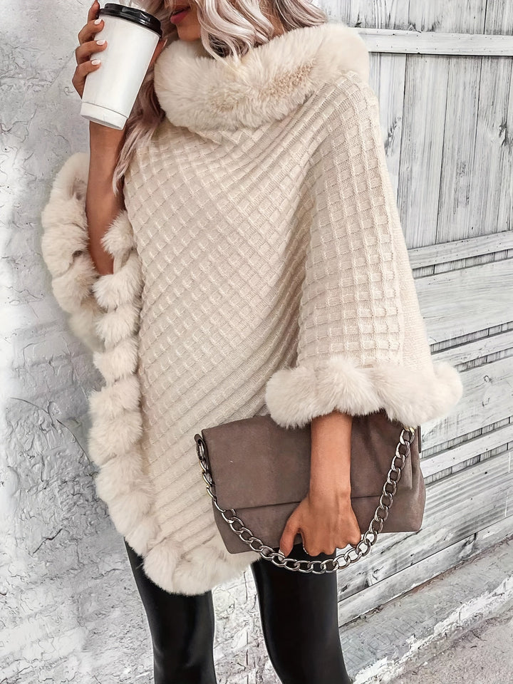 Pälsponcho - Snygg - Fuskpäls - Stickad poncho - Damkläder-Eva Jonsson