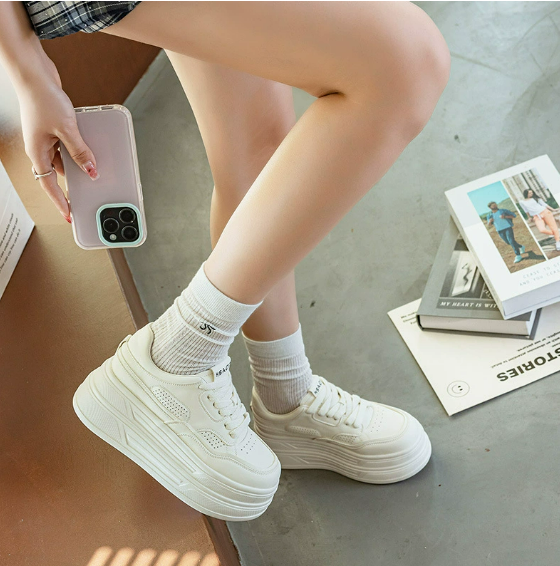 Plattformssneakers – Snörning – Plateau – Vita sneakers – Dam sneakers-Eva Jonsson
