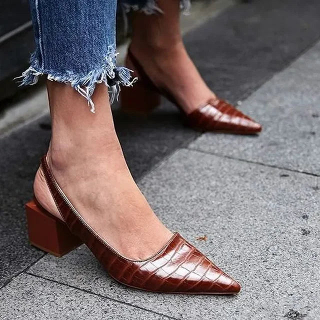Pumps med Brun Färg & Klassisk Design Mirla-Eva Jonsson