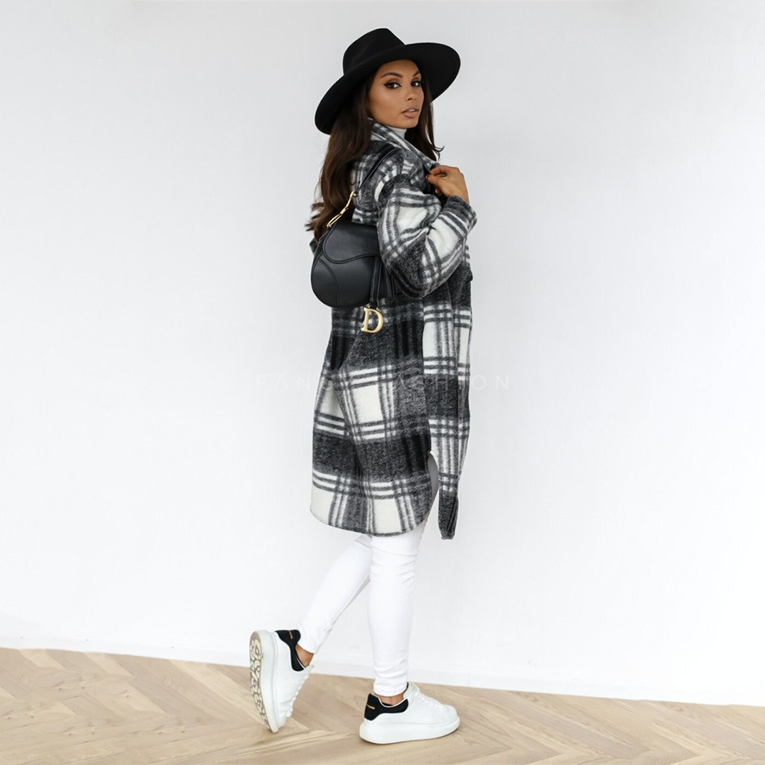Rutig kappa - Oversized - Knappslå - Ullkappa - Damjacka-Eva Jonsson
