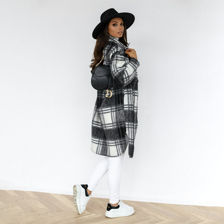 Rutig kappa - Oversized - Knappslå - Ullkappa - Damjacka-Eva Jonsson