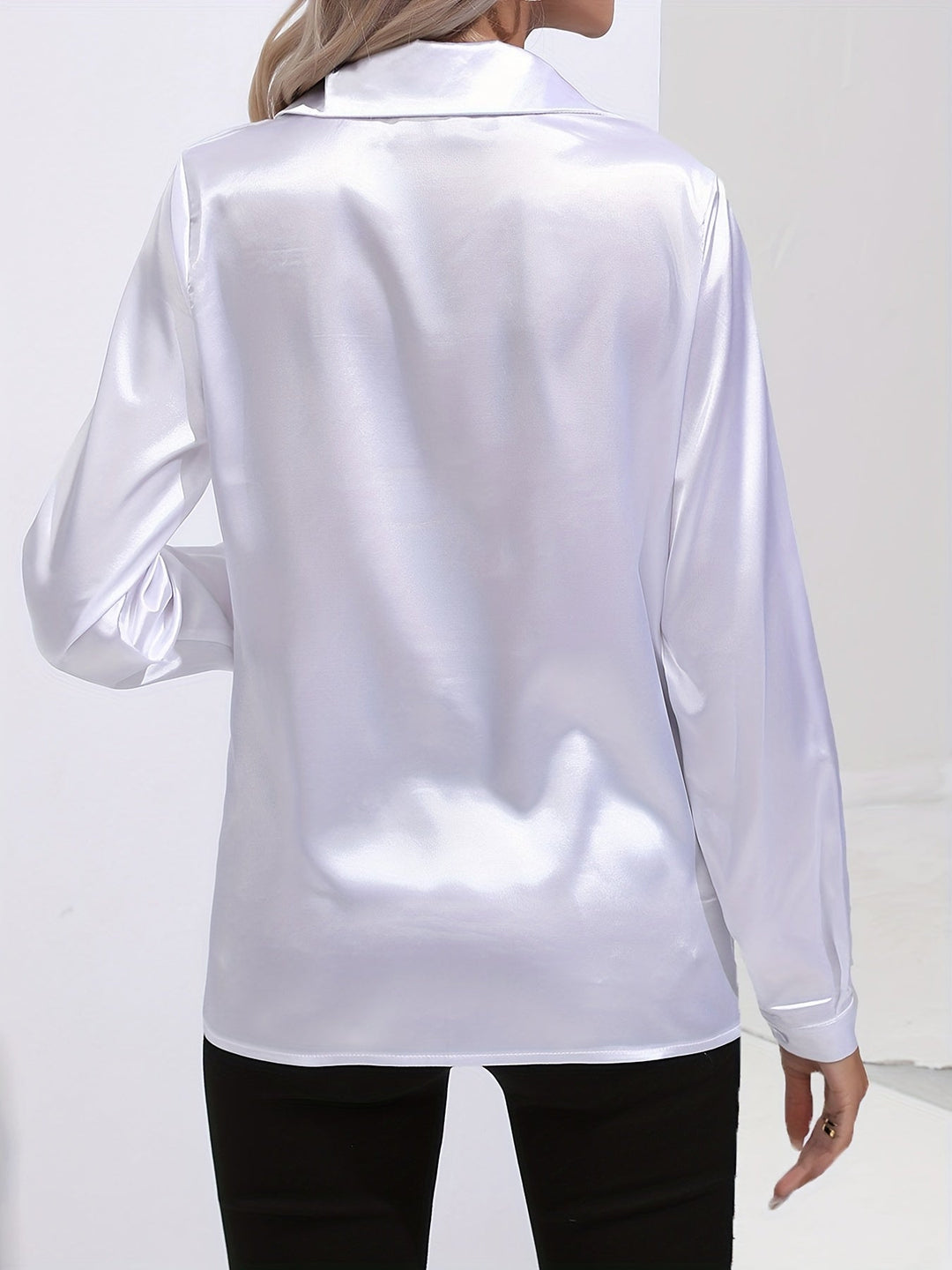 Satin Blouse - Glänsande Långärmad Skjorta med Knappar för Kvinnor-Eva Jonsson