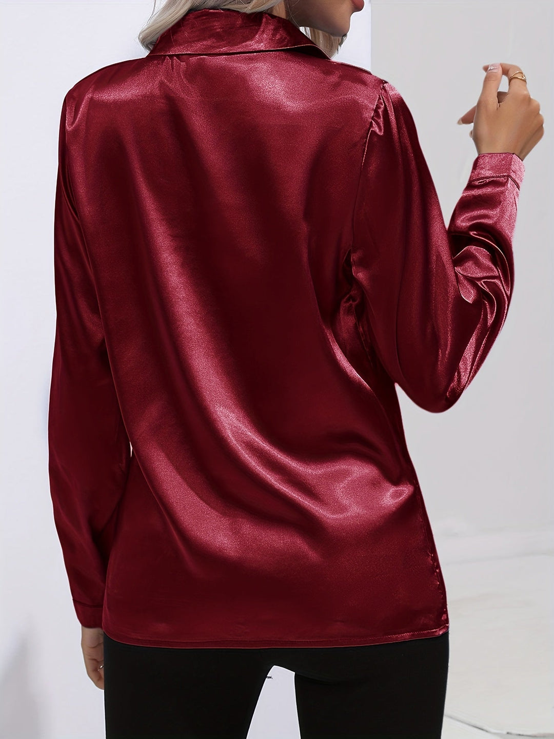 Satin Blouse - Glänsande Långärmad Skjorta med Knappar för Kvinnor-Eva Jonsson