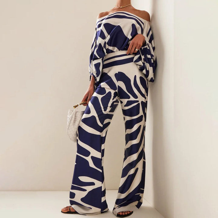 Satin Co-Ord - Tvådelat set med off shoulder-blus och byxor med vida ben för kvinnor-Eva Jonsson