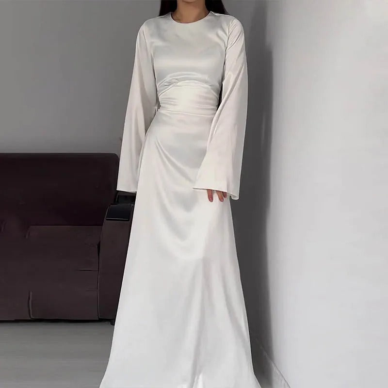 Satin Klänning - Elegant - Klockärmad - Långärmad klänning - Maxiklänning i satin-Eva Jonsson