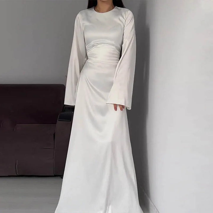 Satin Klänning - Elegant - Klockärmad - Långärmad klänning - Maxiklänning i satin-Eva Jonsson