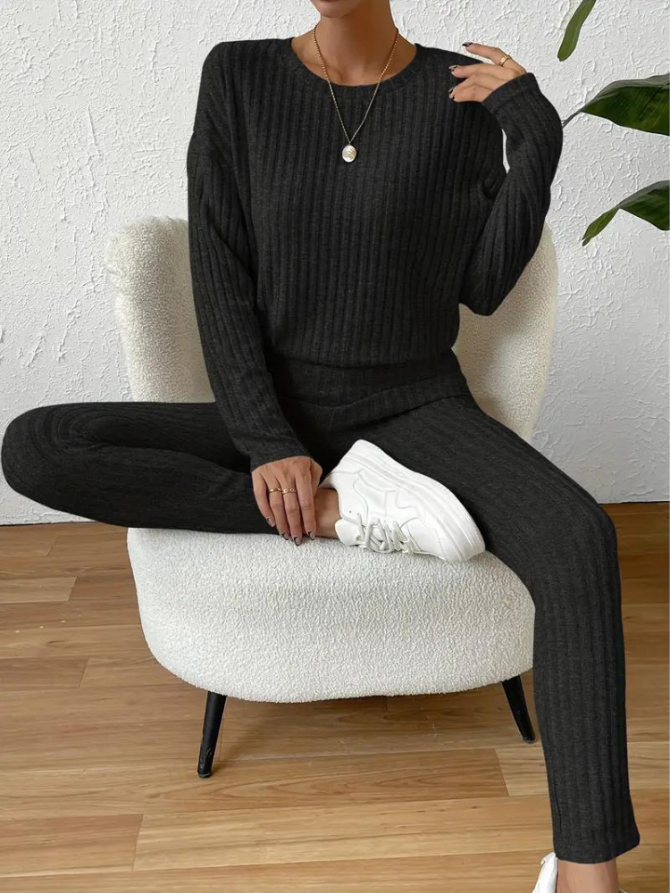 Selena matchande set | Tvådelat, stickat loungewear-set för kvinnor-Eva Jonsson