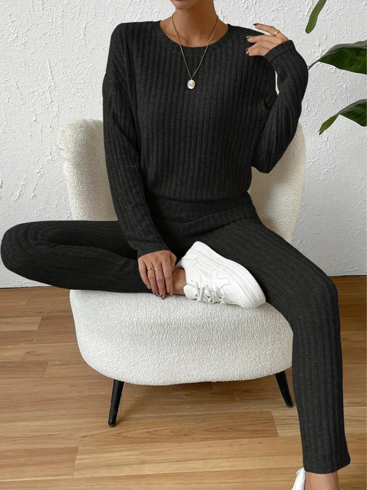 Selena matchande set | Tvådelat, stickat loungewear-set för kvinnor-Eva Jonsson