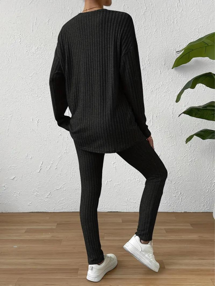 Selena matchande set | Tvådelat, stickat loungewear-set för kvinnor-Eva Jonsson