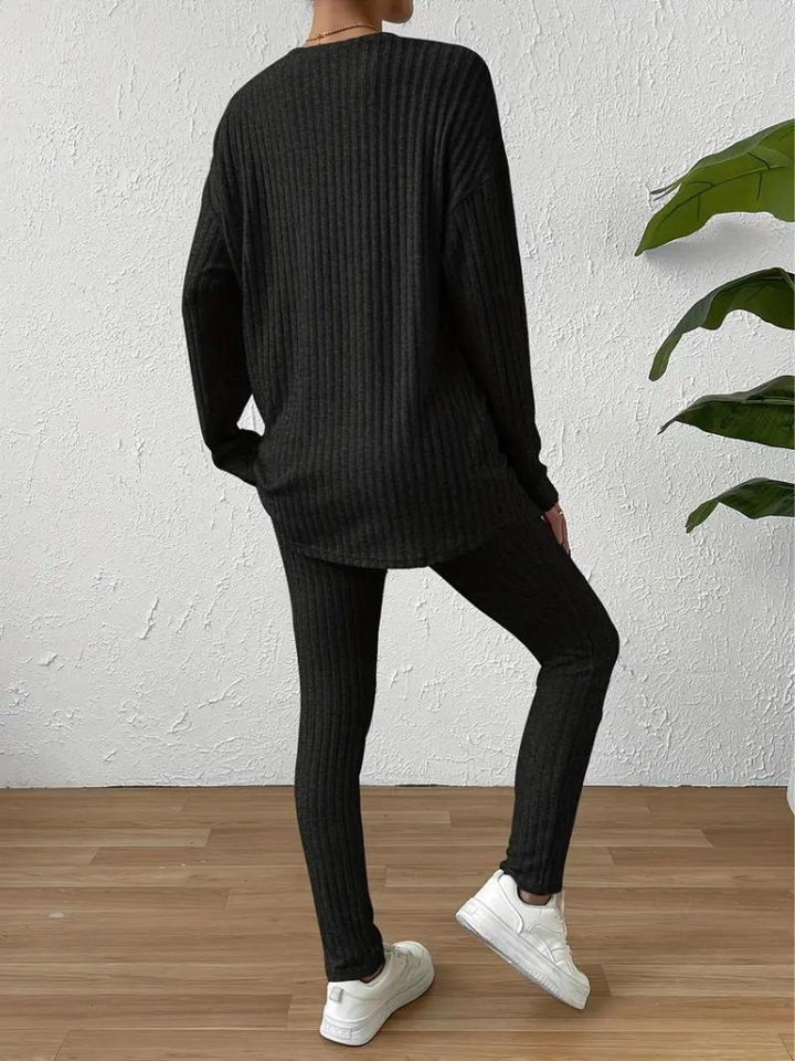 Selena matchande set | Tvådelat, stickat loungewear-set för kvinnor-Eva Jonsson