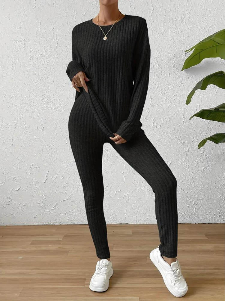 Selena matchande set | Tvådelat, stickat loungewear-set för kvinnor-Eva Jonsson