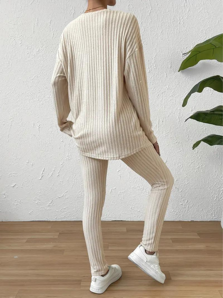 Selena matchande set | Tvådelat, stickat loungewear-set för kvinnor-Eva Jonsson
