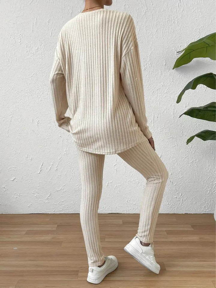 Selena matchande set | Tvådelat, stickat loungewear-set för kvinnor-Eva Jonsson