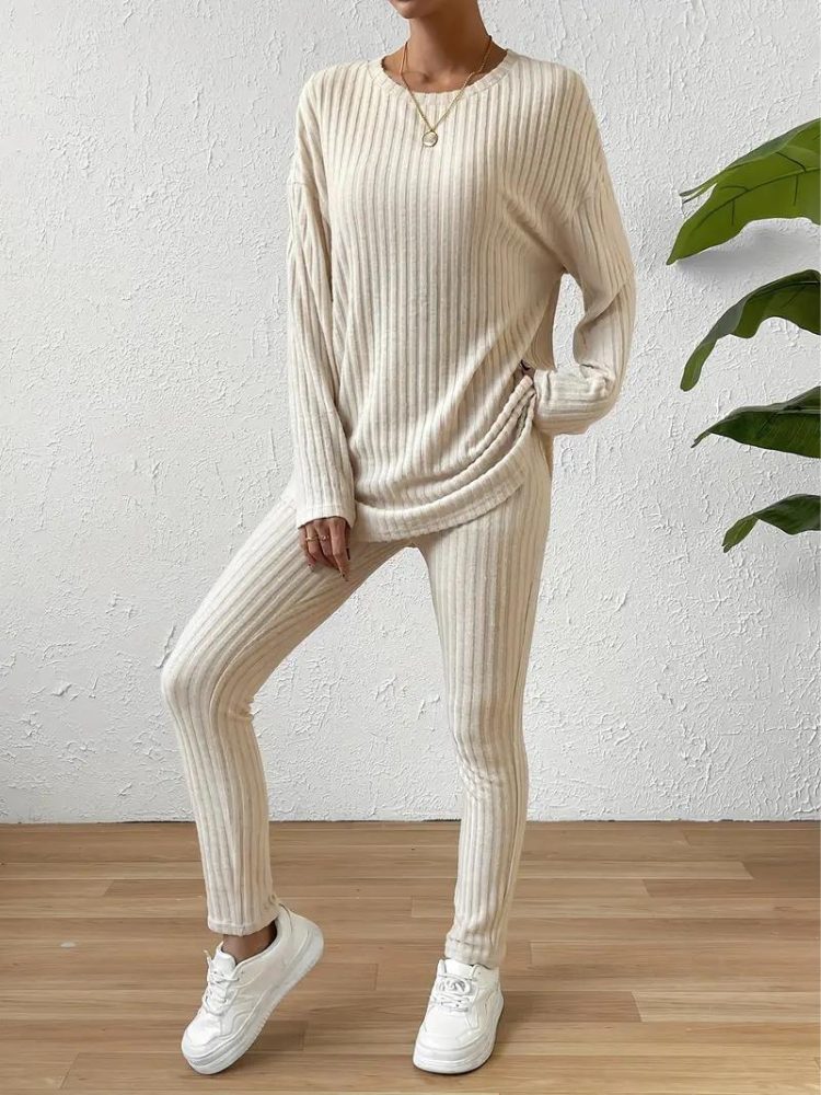 Selena matchande set | Tvådelat, stickat loungewear-set för kvinnor-Eva Jonsson