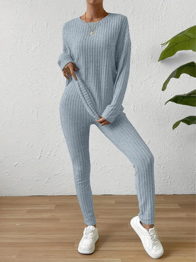 Selena matchande set | Tvådelat, stickat loungewear-set för kvinnor-Eva Jonsson