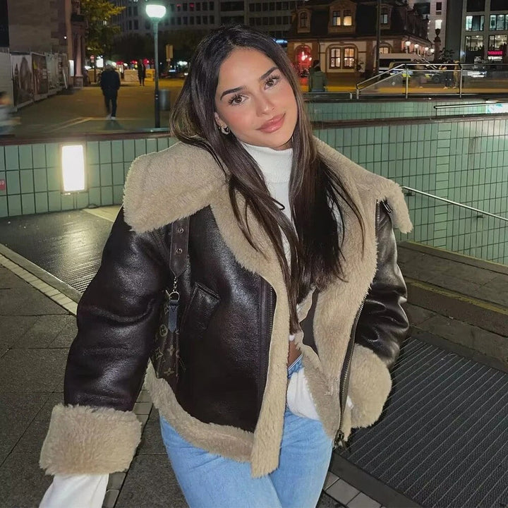 Skinnjacka med fuskpäls - Oversized - Pälsfodrad - Skinnjacka för vintern - Jackor för kvinnor-Eva Jonsson