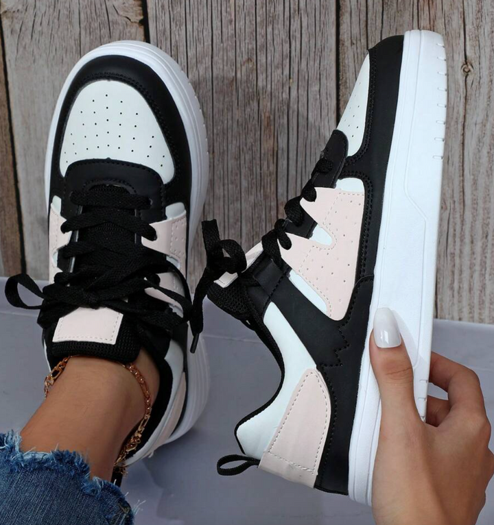 Sneakers för kvinnor - Bekväma - Snörning - Skate skor - Casual Sneakers-Eva Jonsson