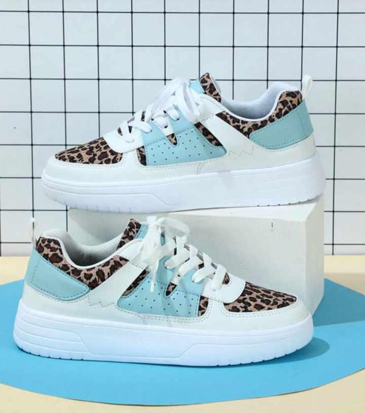 Sneakers för kvinnor - Bekväma - Snörning - Skate skor - Casual Sneakers-Eva Jonsson