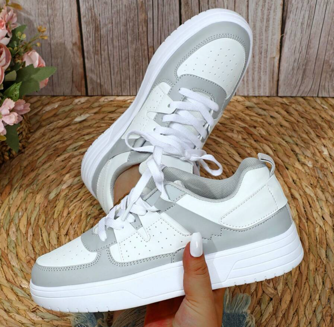 Sneakers för kvinnor - Bekväma - Snörning - Skate skor - Casual Sneakers-Eva Jonsson