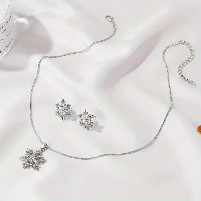 Snöflinga smyckesuppsättning | Vackert set med örhängen och halsband för kvinnor-Eva Jonsson