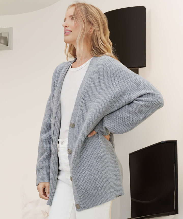 Stickad kofta | Oversized | V-ringad | Kofta i kashmir | Damkofta-Eva Jonsson