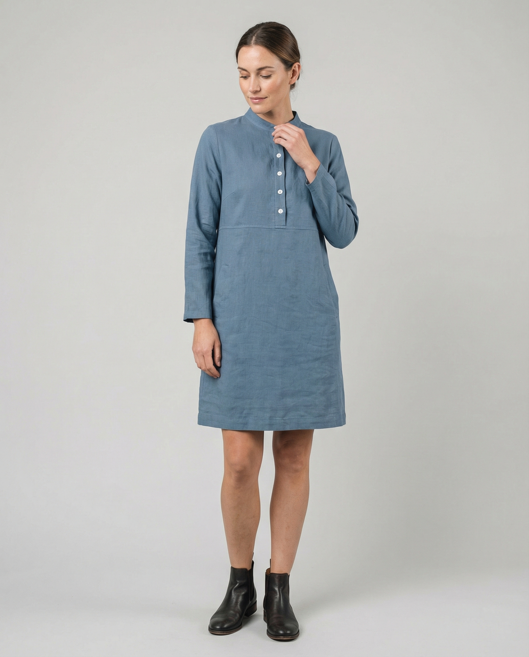Stilren Linneklänning med Långärmad Knäppning för Sommar & Vardag | Eva Jonsson-Eva Jonsson