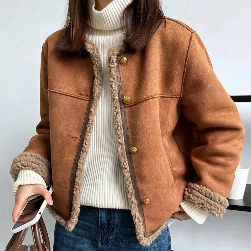 Suedette-jacka - Fleecefodrad - Faux Suede - Jacka med sherpa - Vinterjacka för dam-Eva Jonsson