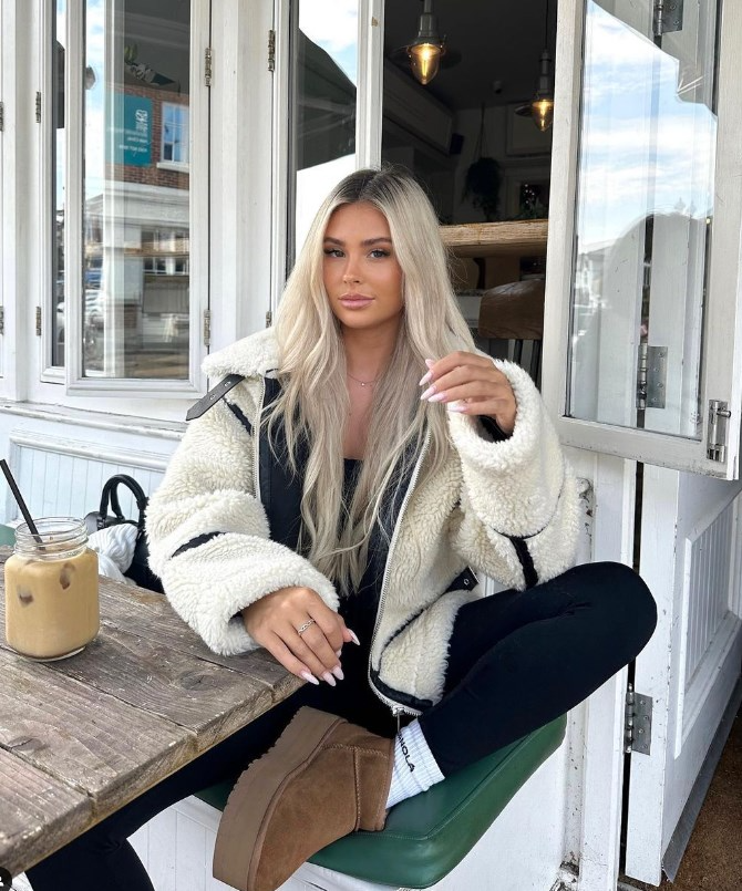 Teddy Jacket - Vit överdimensionerad vinterjacka i fuskpäls för dam-Eva Jonsson