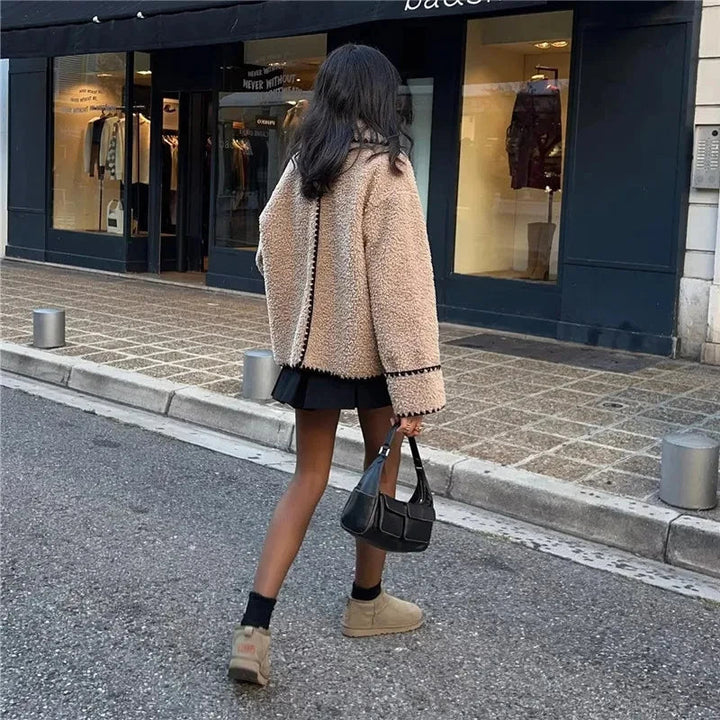 Teddyjas - Beige - Kort - Jas van imitatiebont - Damesjas-Eva Jonsson