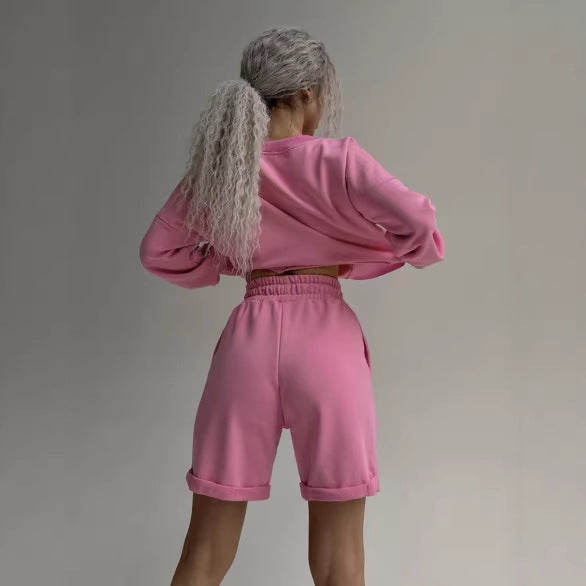 Tjejers avslappnade sweatshirt- och shortsset med dragsko och färggård design-Eva Jonsson