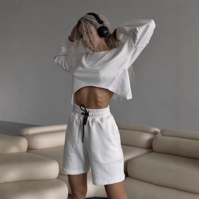 Tjejers avslappnade sweatshirt- och shortsset med dragsko och färggård design-Eva Jonsson